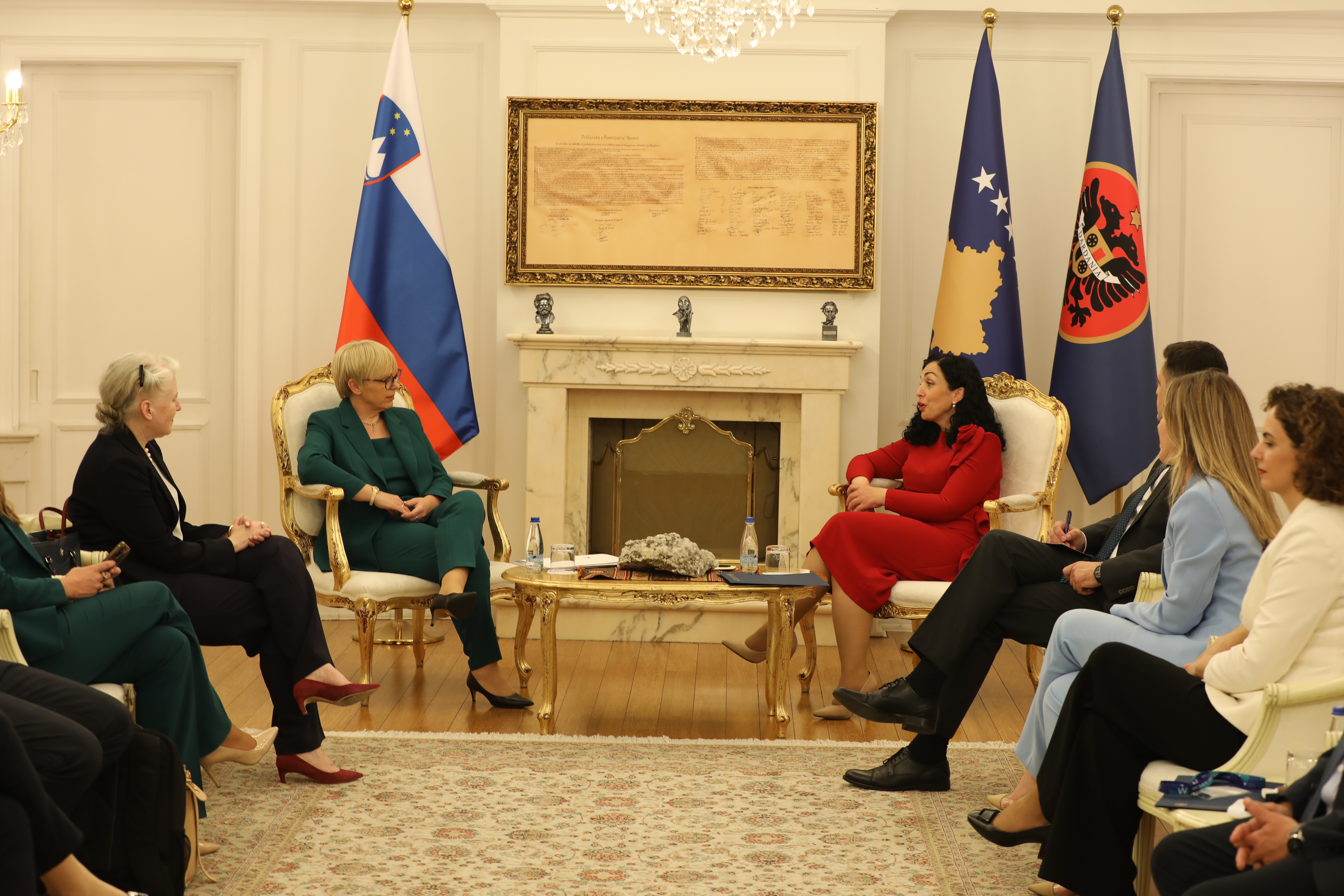 Natasa Pirc Musar dhe Vjosa Osmani