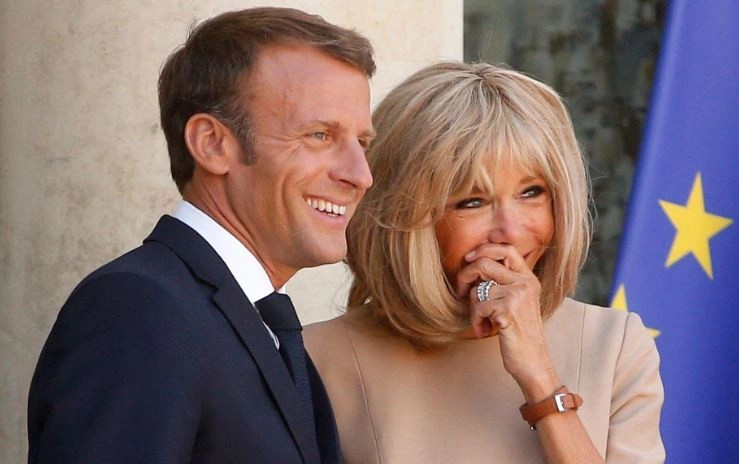 Emmanuel dhe Brigitte Macron