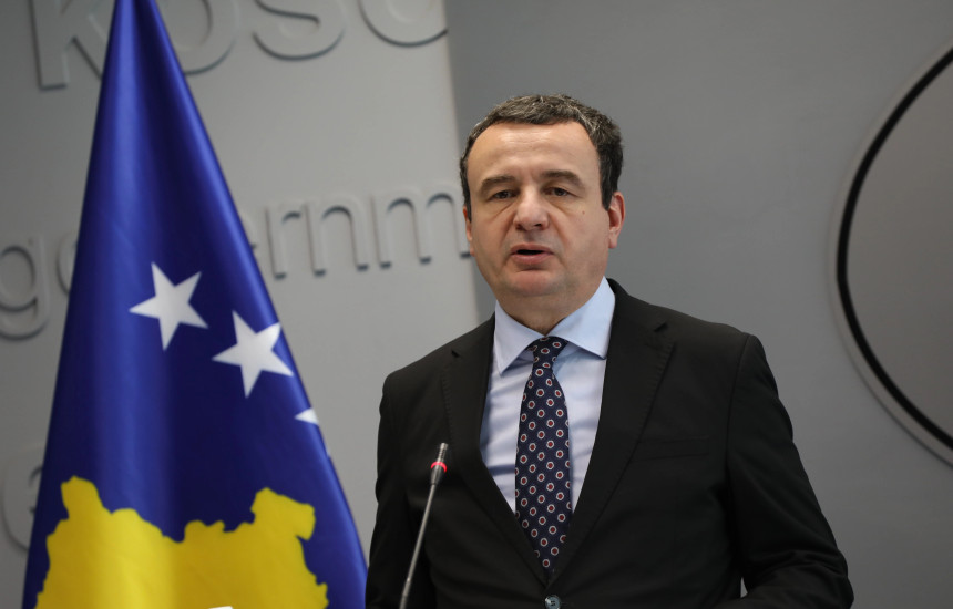 Albin Kurti në konferencë për media