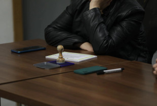 Fletvotimi ne qendren e votimit ne Mitrovice te Veriut