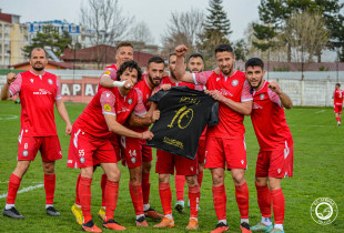 Futbolli i shqiptarëve