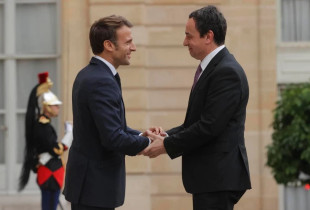 Kurti-Macron