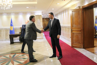 Kryetari i Kuvendit, Glauk Konjufca, në takim anëtarët e Komisionit të Senatit për Punë të Jashtme, Siguri dhe Mbrojtje nga Republika Çeke