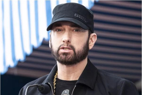 Eminem lanson gjatë verës albumin e ri, "The Death Of Slim Shady"