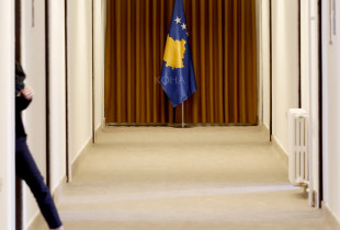 Flamuri-Kosoves-diplomacia - qeveria - Hapi