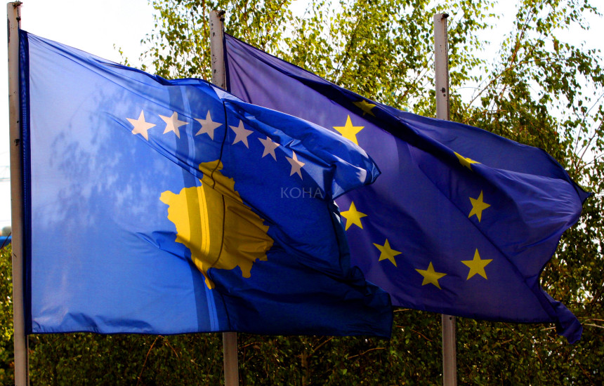 Kosova flamuri - EU Bashkim Evropian BE