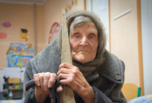 Ukrainasja 98-vjeçare eci kilometra rrugë vetëm për t’iu ikur rusëve