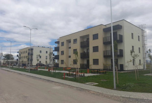 34 familje që jetonin në kushte të vështira, bëhen me banesa