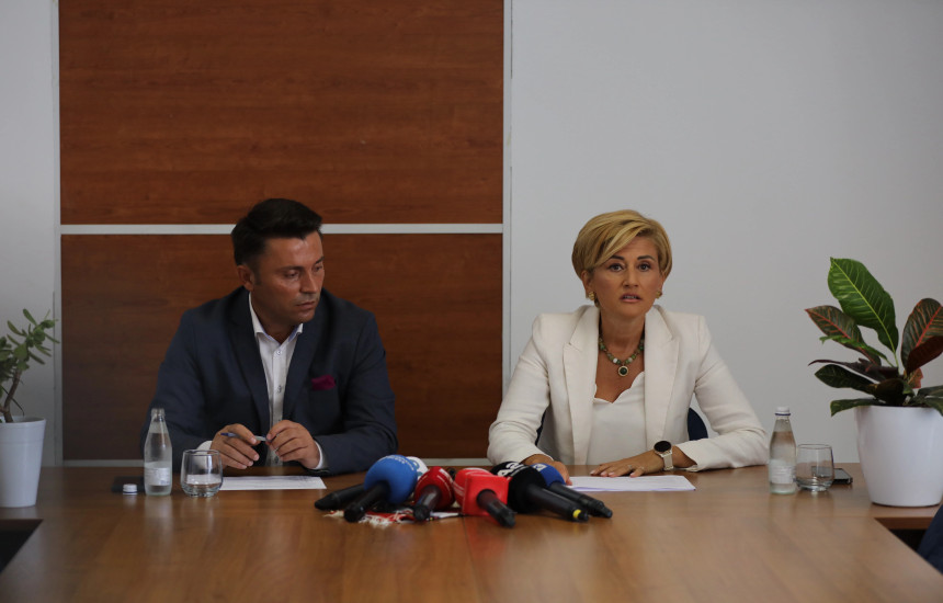 Adnan Rrustemi dhe Mimoza Kusari-Lila