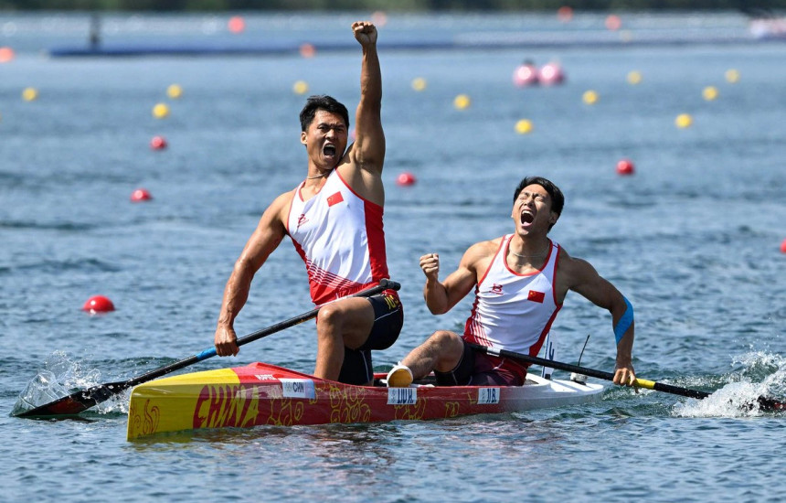 Kina fiton medaljen e artë Olimpike në garën e kanusë