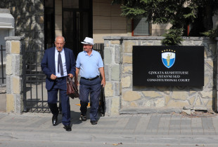 Dorëzohen në Kushtetuese vendimet e Supremes për kompensimin e dëmeve të luftës nga Serbia