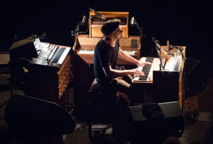 Nils Frahm duke performuar në “Le Trianon” në Paris