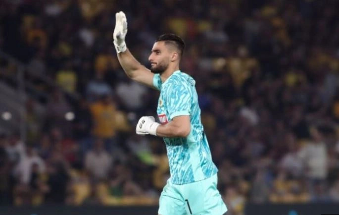 Strakosha fiton thellë me AEK un në Ligën e Konferencës