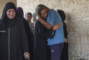 Palestinezet pas sulmeve ne Gaza