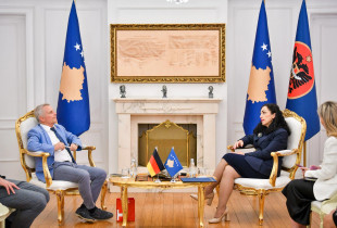 Presidentja Vjosa Osmani në takim me ambasadorin e Gjermanisë në Kosovë, Jorn Rohde
