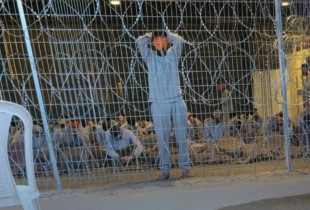 Fotoja e të burgosurit me sy të lidhur Foto: CNN