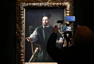 Piktura shfaq Maffeo Barberinin, një aristokrat florentin i cili u kurorëzua si Papa Urban VIII në vitin 1623