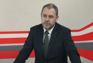 Mentor Vrajolli, drejtori i Qendrës Kosovare për Studime të Sigurisë