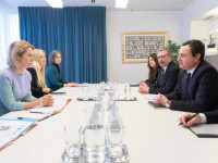 Albin Kurti me Kaja Kallasin takim