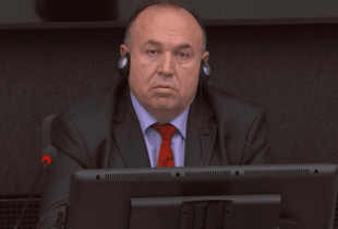 Sokol Bashota duke deshmuar ne Gjykaten Speciale