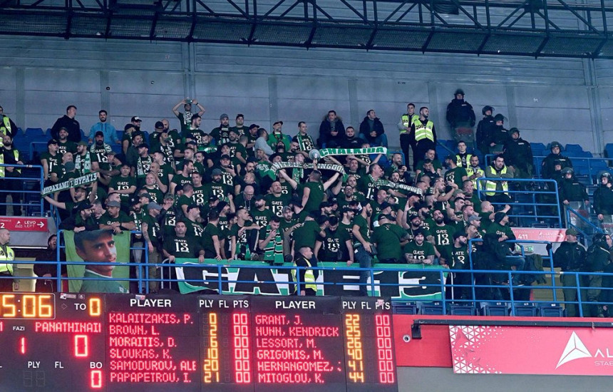 Tifozët grek në Beograd