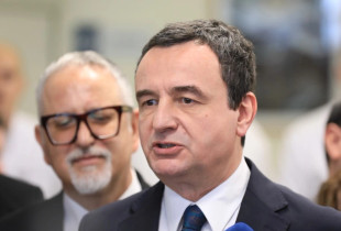 Albin Kurti e Arben Vitia ne Radiologji (Foto: Driton Paçarada)