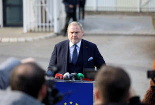Riho Terras konference per media ne Kosove (Foto: Alban Bujari)
