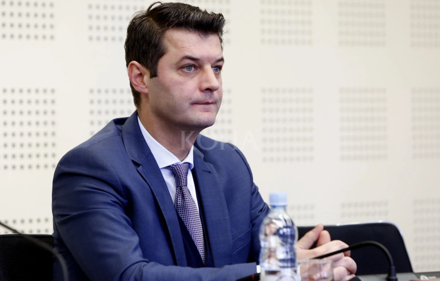 Ish-shefi i AKI-së, Driton Gashi