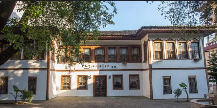 Shtëpia qytetare “Sarajet”