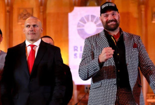 Oleksandr Usyk dhe Tyson Fury