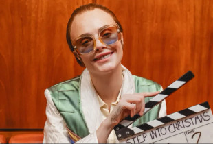 Cara Delevingne në rolin e Elton Johnit