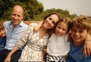 Princi dhe princesha e Uellsit me fëmijët e tyre