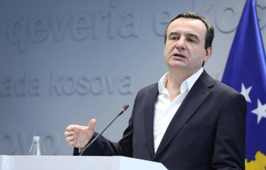 Albin Kurti ne konference per media (Foto: Driton Paçarada)