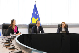 Kryeministri Albin Kurti dhe ministrja e Arsimit, Arbërie Nagavci, lansojnë pilotimin e Programit të Kuponëve, në kuadër të Projektit “Edukimi dhe kujdesi në fëmijërinë e hershme për kapitalin njerëzor të Kosovës