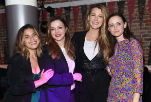 America Ferrera, Amber Tamblyn, Alexix Bledel me Blake Livelyn