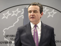 Albin Kurti ne konference per media (Foto: Driton Paçarada)