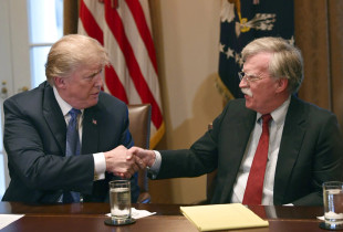 Donald Trump dhe John Bolton, 2018
