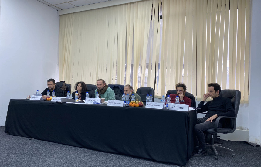 Më datë 20 dhe 21 dhjetor juria vlerësuese ka mbajtur në audicion nga 30 minuta secilin prej 28 kandidatëve që synonin të bëheshin aktorë rezidentë të Teatrit Kombëtar të Kosovës