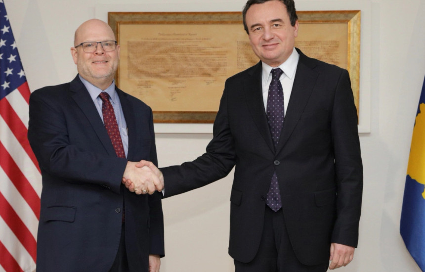 Jeffrey Hovenier dhe Albin Kurti