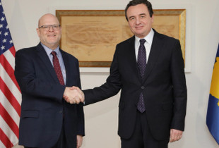 Jeffrey Hovenier dhe Albin Kurti