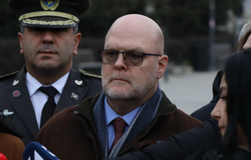 Ambasadori i SHBA-se ne Kosove, Jeffrey Hovenier