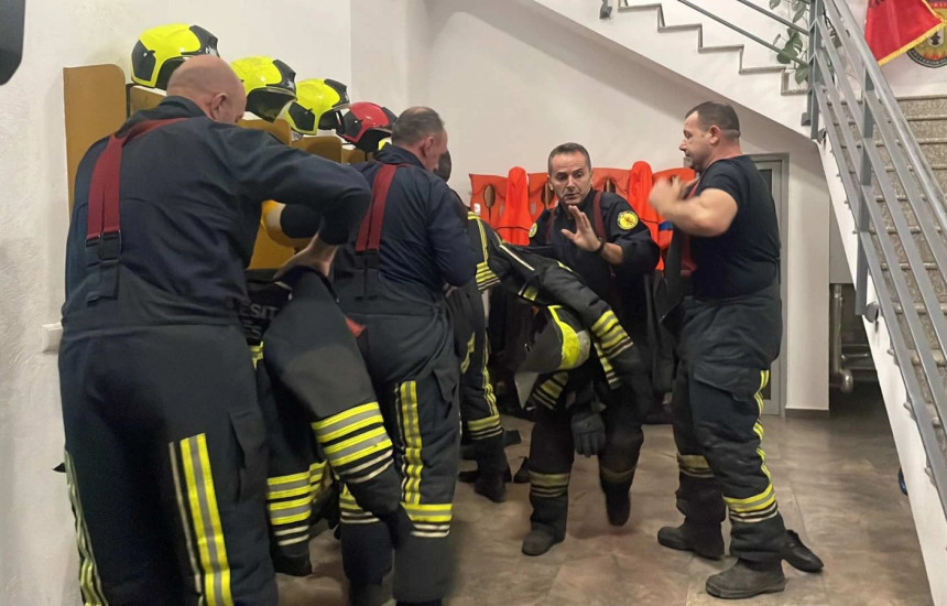 Zjarrfikesit e Prishtines