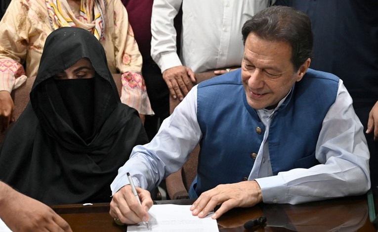 Ish-kryeministri pakistanez dënohet për herë të tretë, tani për “martesë të paligjshme”
