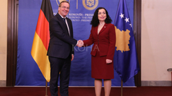 Der deutsche Verteidigungsminister heute im Kosovo
