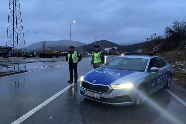 Aksident në rrugën Gjakovë - Prizren, 3 të lënduar