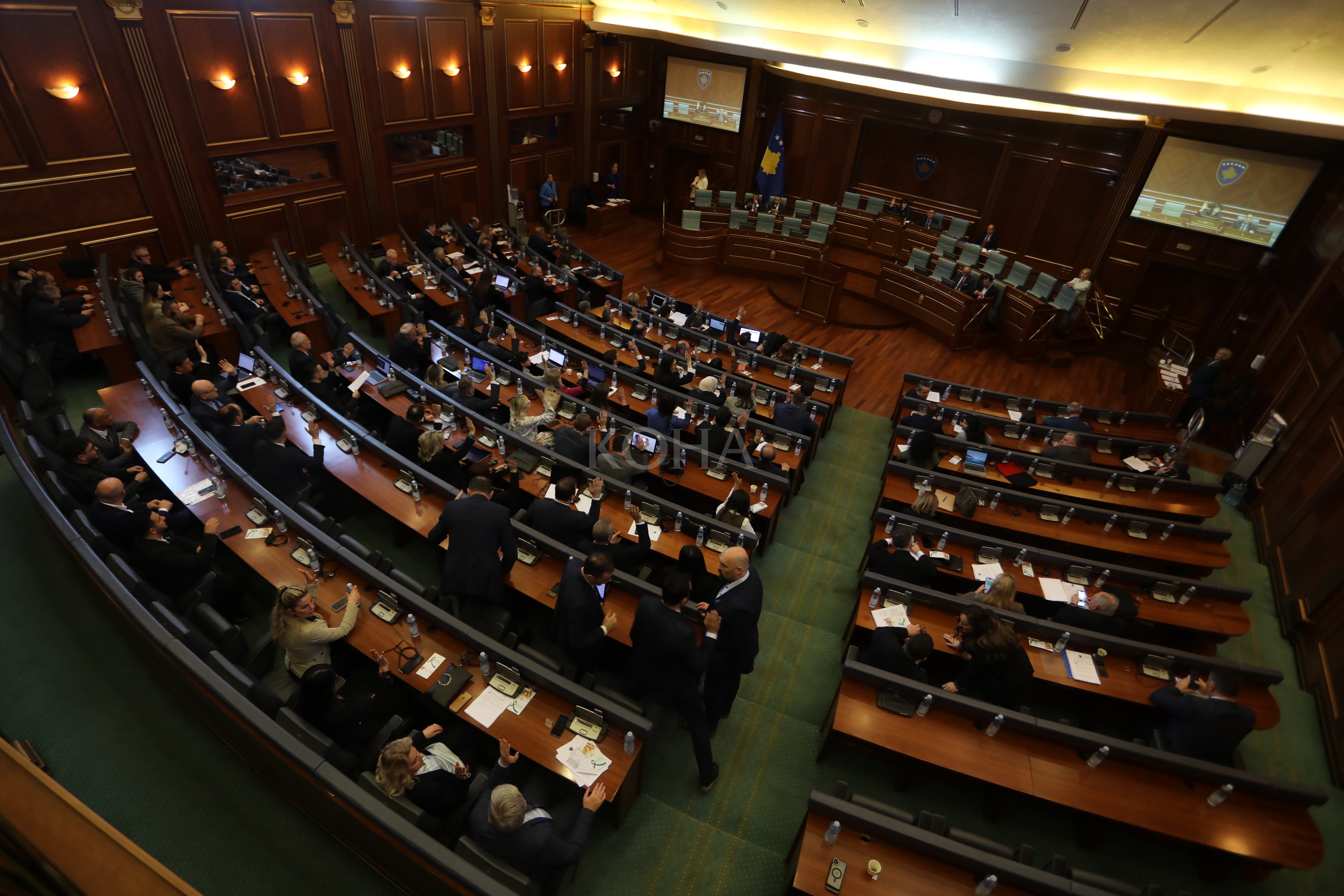 Edhe një tentim i pushtetit për t'i miratuar marrëveshjet ndërkombëtare