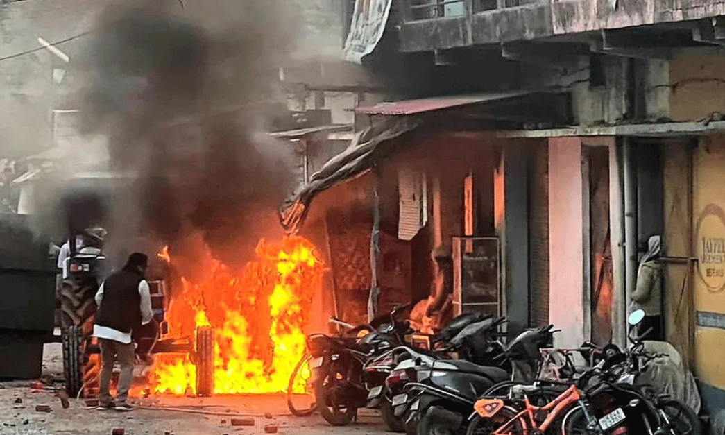 Dy të vdekur dhe 80 të lënduar në protestat e dhunshme në një qytet indian
