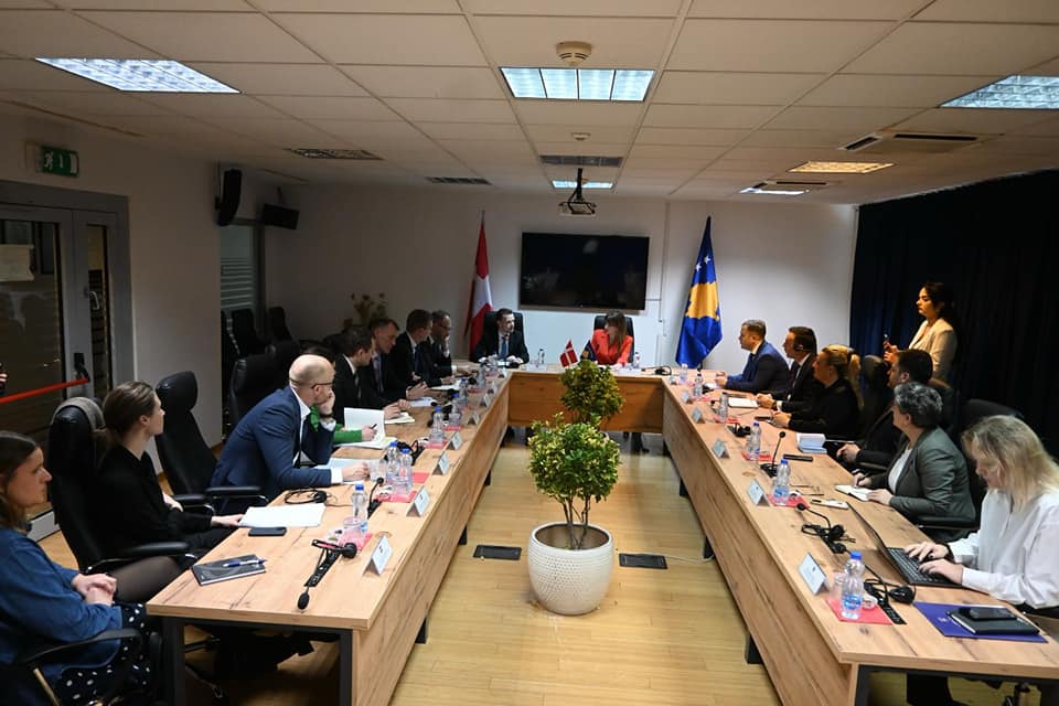 Haxhiu diskuton me homologun danez për marrëveshjen për burgjet