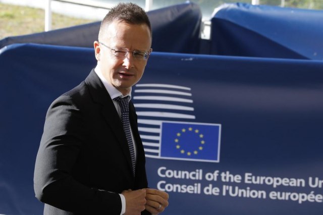Hungaria kërkon që anëtarësimi i Serbisë në BE të mos kushtëzohet me Kosovën
