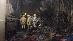 11 të vdekur dhe 4 të lënduar si pasojë e zjarrit në një fabrikë në Indi